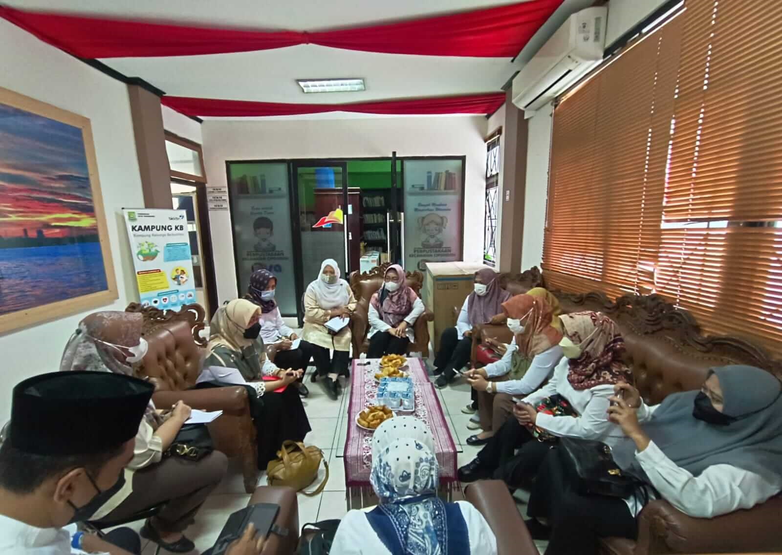 Acara sosialisasi kegiatan pkhp di 10 kelurahan