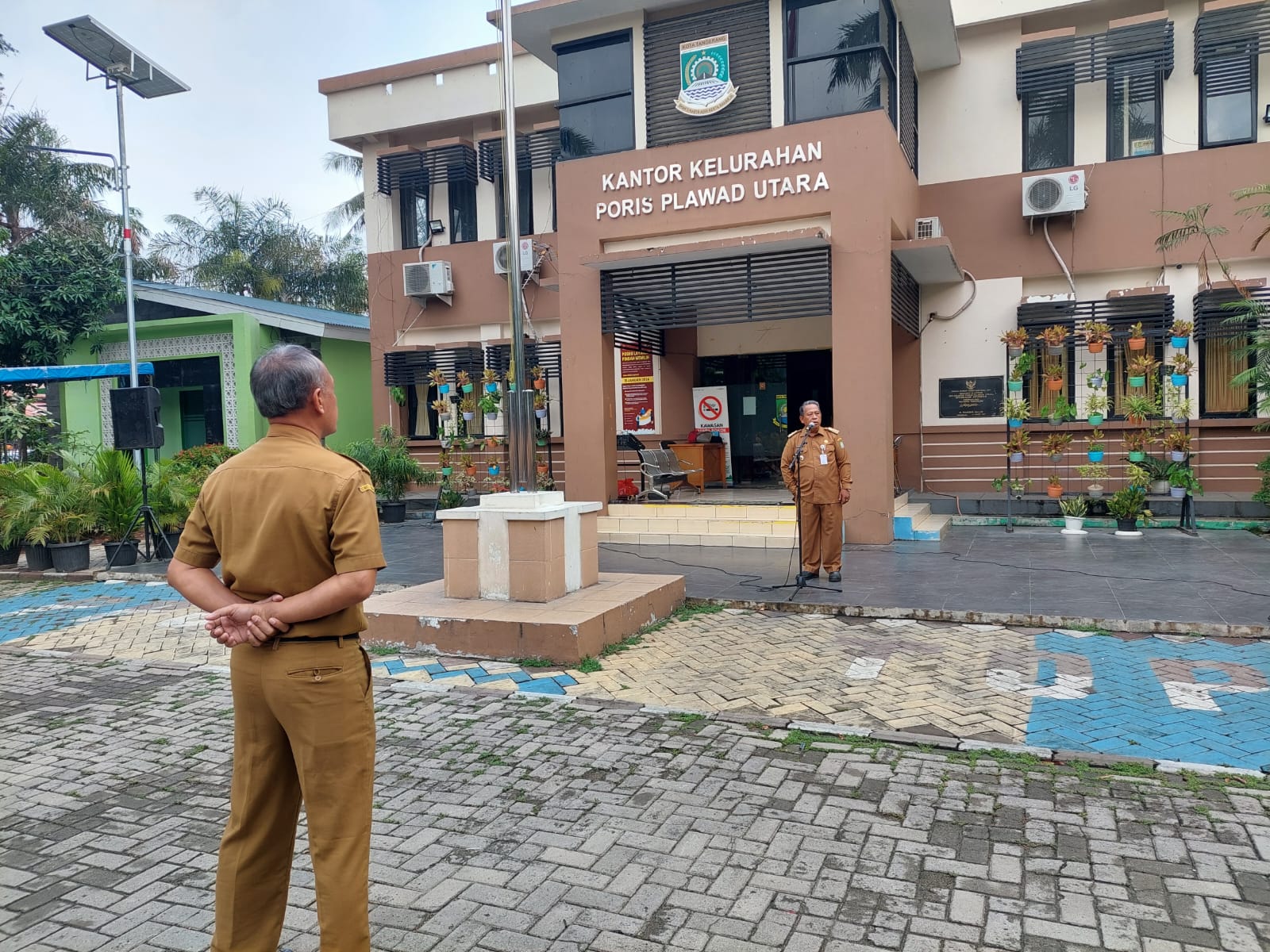 Apel Pagi Petugas Kelurahan Poris Plawad Utara 